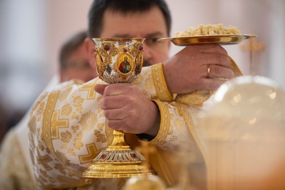 «Уступити місце Христові»: священник покликаний не привертати уваги до себе, а уприсутнювати Христа