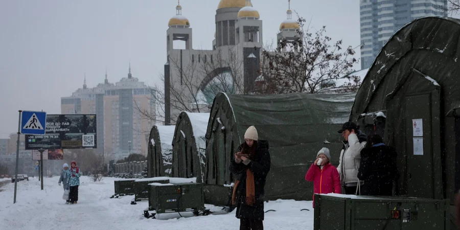 Намети незламності поблизу Патріаршого собору Воскресіння Христового.