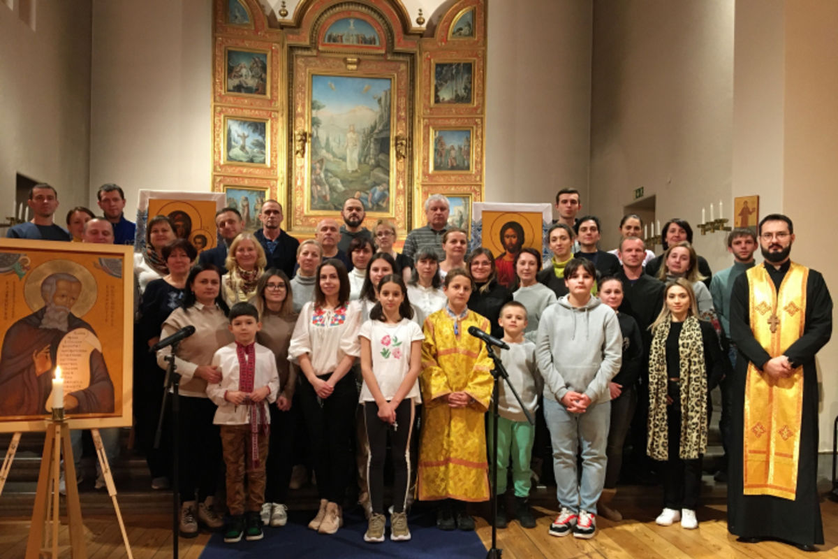 «Вервиця єднає»: українська молитва у центрі Королівства Швеція