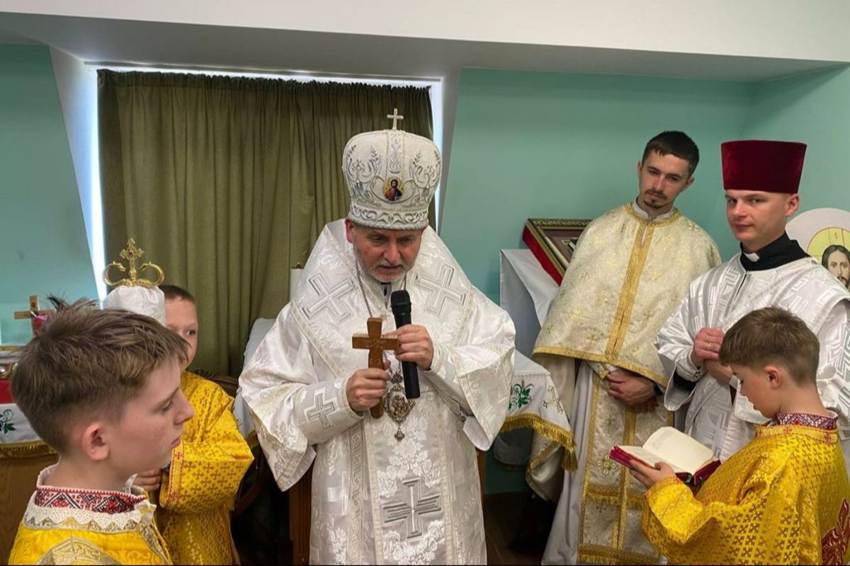 У період пасхальних свят єпископ Дмитро Григорак відвідав мешканців Дому милосердя у Чорткові