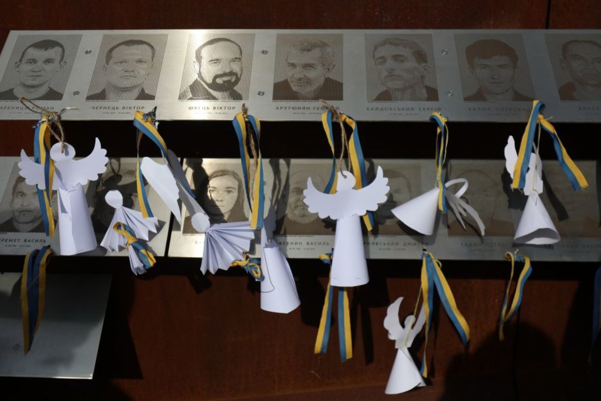 У Львові спільною молитвою та акцією «Ангели пам’яті» вшанували пам’ять Героїв Небесної cотні