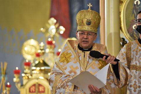 На початок навчального року митрополит Євген Попович закликав огорнути опікою школярів, які втекли від війни