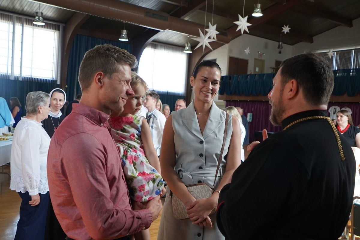 Кардинал Микола Бичок під час зустрічі з вірними у Філадельфії, 14 вересня 2025 року.