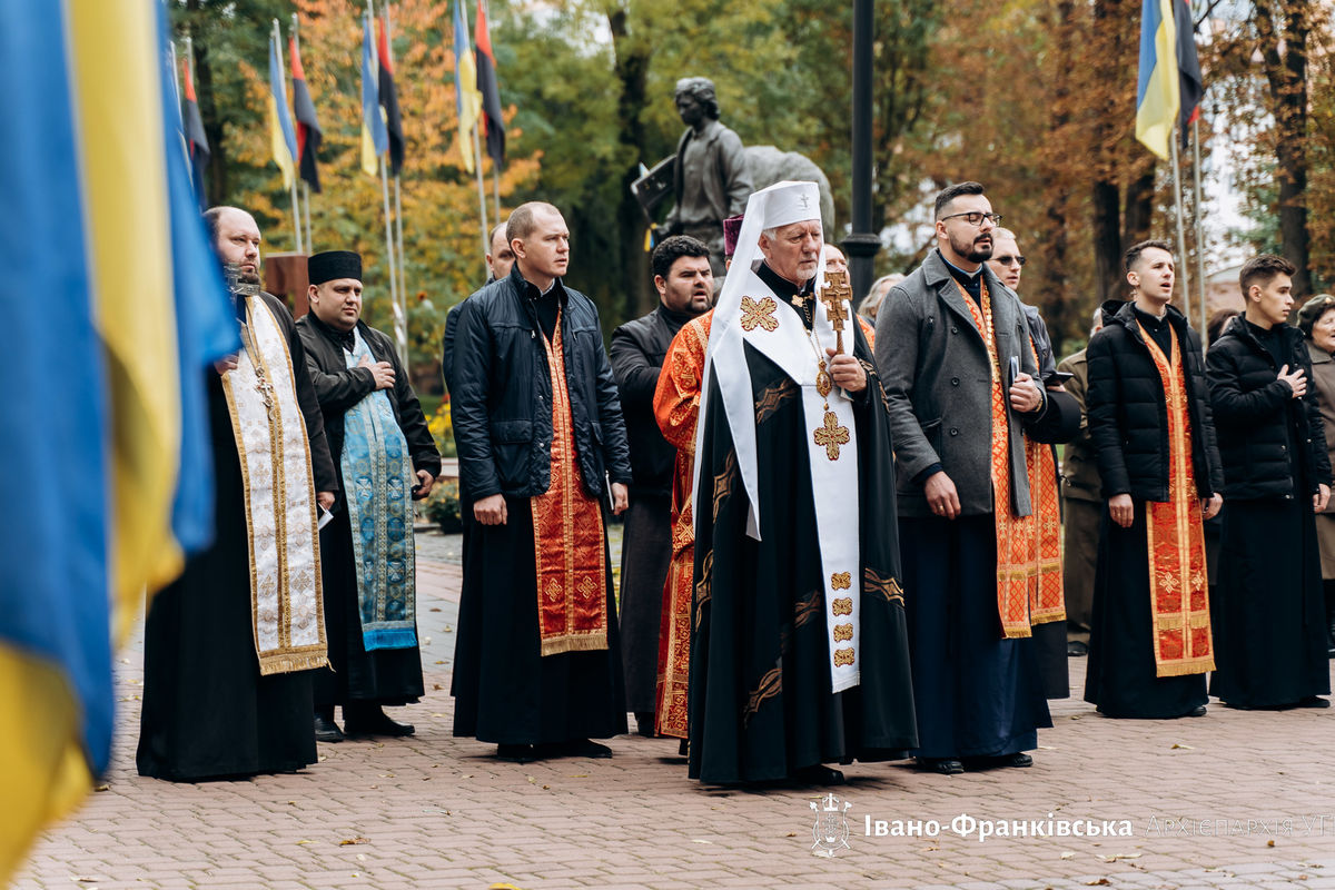 В Івано-Франківську молитовно вшанували пам’ять загиблих Героїв
