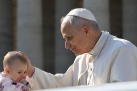 Папа: у час безумства війни важливо захищати життя від зачаття до природної смерті