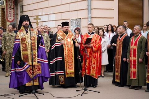 «Той, хто покладається на силу зброї, буде переможений», — єпископ Петро Голіней