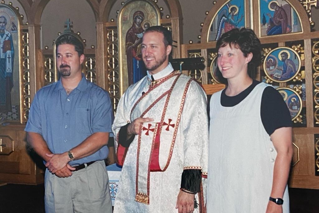 З братом та сестрою під час дияконських свячень у 2002 році