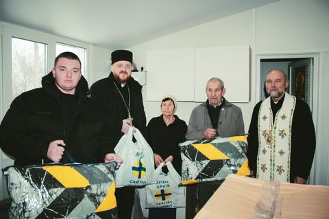 Владика Василь Тучапець у Харкові освятив модульні будинки для людей, що втратили житло