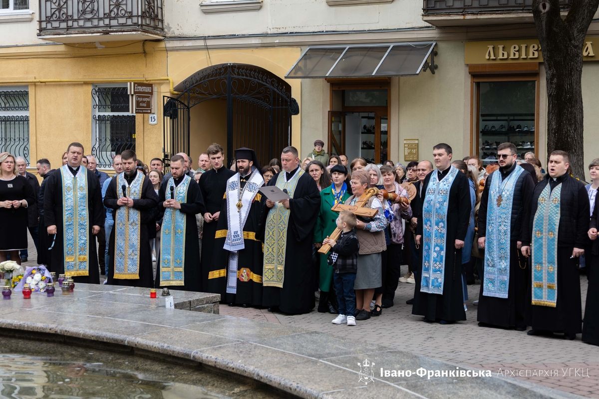В Івано-Франківську молитовно відзначили День матері