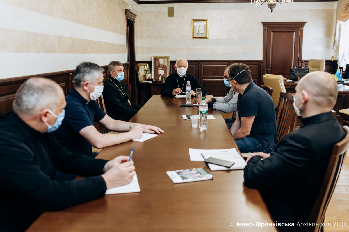Митрополит Володимир Війтишин та представники благодійних організацій провели засідання щодо допомоги потерпілим від повені