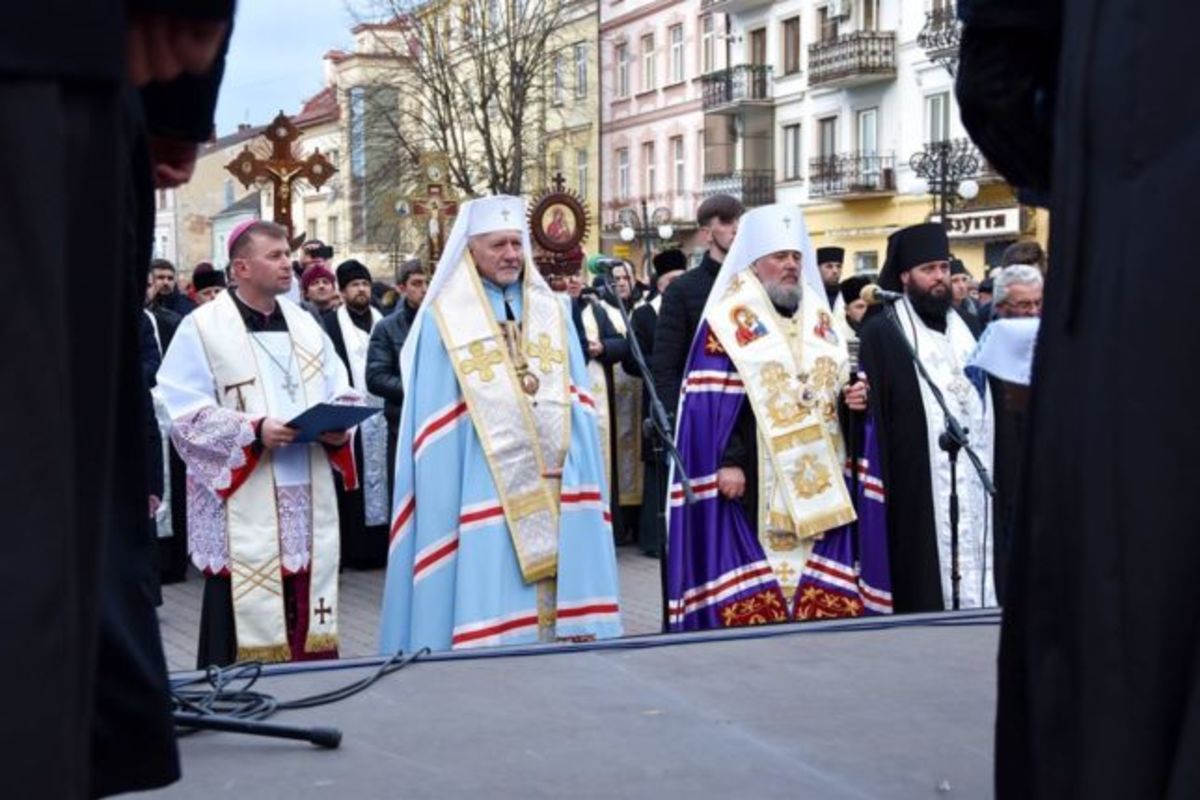 В Івано-Франківську відбувся Екуменічний молебень за мир в Україні
