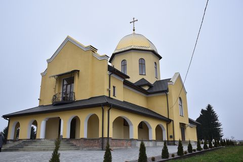 Митрополит Володимир Війтишин посвятив храм Святого Миколая у селі Потік на Прикарпатті