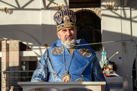 «Бережіть своїх матерів ще до їхнього успіння», — єпископ Василь Івасюк у свято Успіння