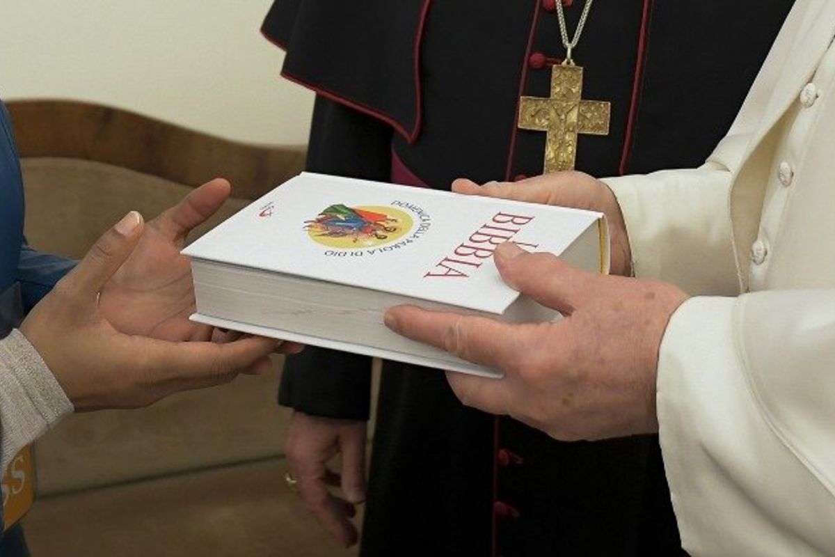 Папа Франциск: Завжди маймо при собі Євангелію