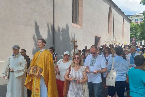 Українці взяли участь у першій за кілька століть процесії зі Святими Тайнами у м. Базель (Швейцарія)