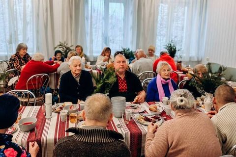 Єпископ Петро Голіней розділив Святвечір із мешканцями соціальних установ