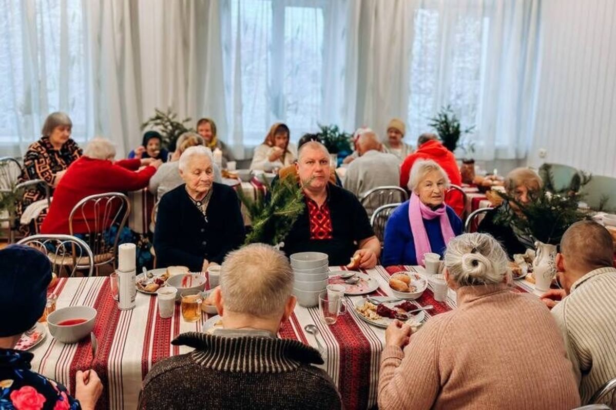 Єпископ Петро Голіней розділив Святвечір із мешканцями соціальних установ