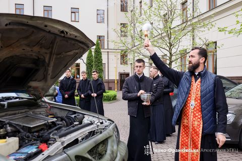 Івано-Франківська архиєпархія УГКЦ передала транспортний засіб для «десятки»