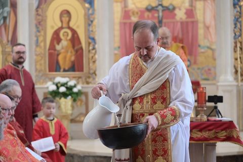 «Ми як священники покликані служити», — владика Богдан Данило у День священства