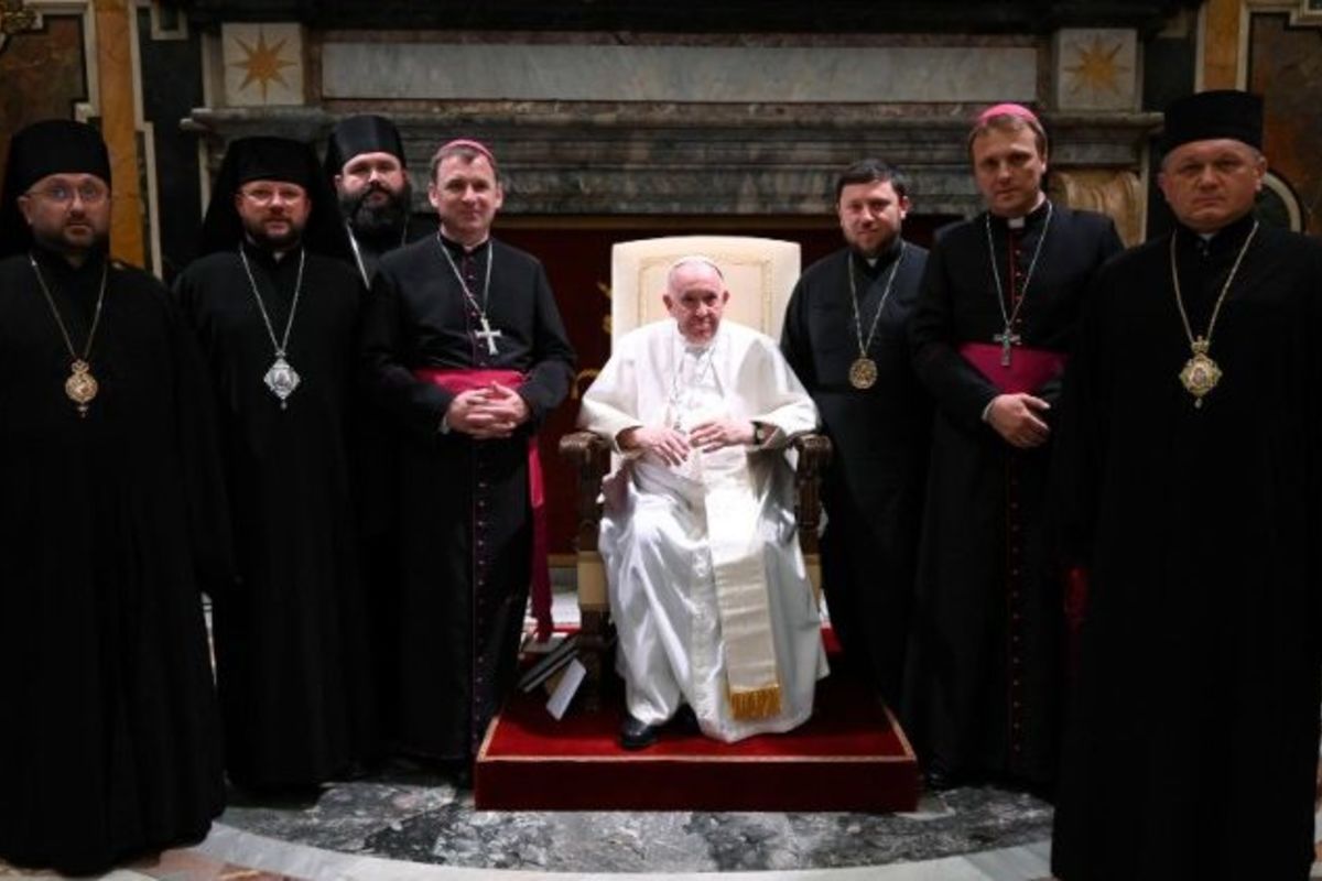 «Я надіюся, що Папа є з нами», — владика Миколай Бичок під час зустрічі молодих єпископів з Папою Франциском