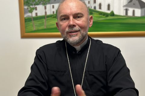 Єпископ Василь Тучапець: «Ця війна змінює ставлення людей до конфесій і Церкви»