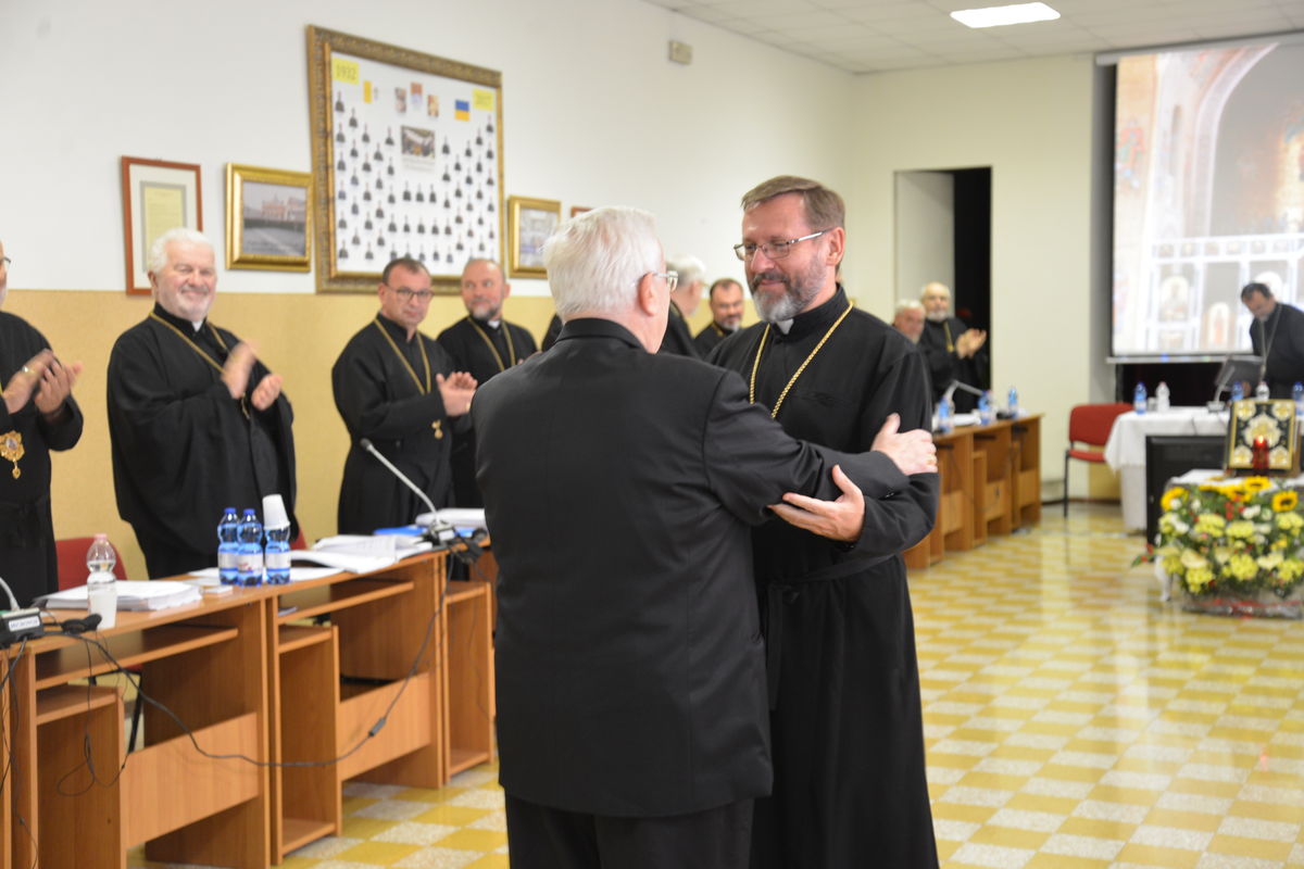 Голова Італійської Єпископської Конференції відвідав Синод Єпископів УГКЦ в Римі