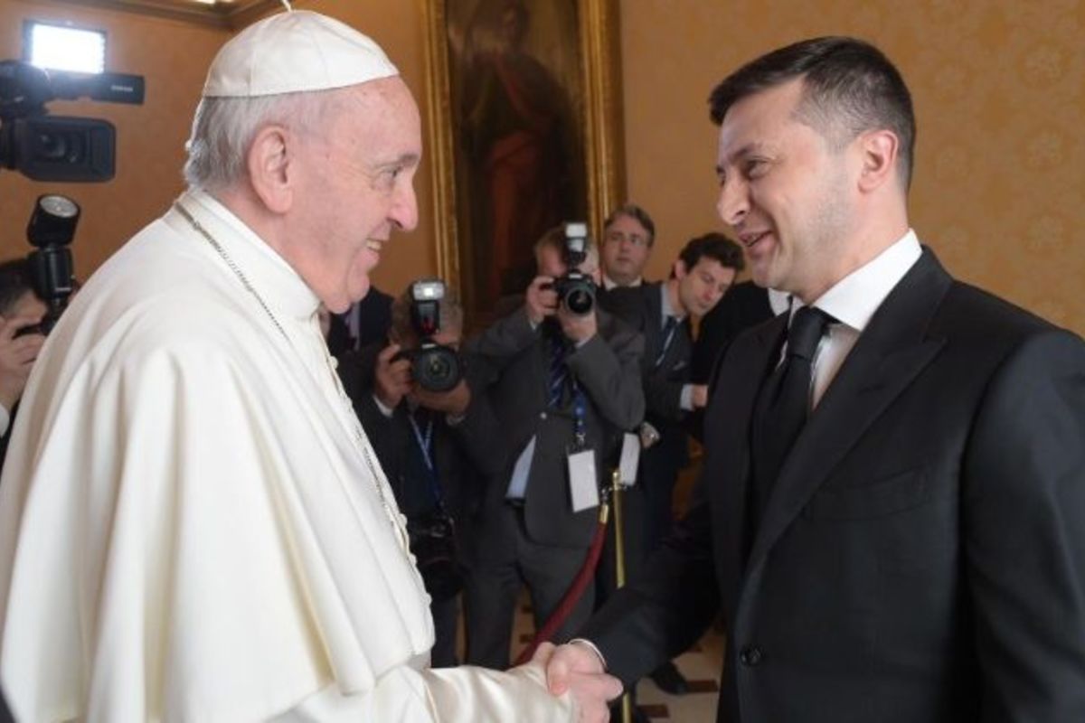 Папа Франциск провів телефонну розмову з Президентом України