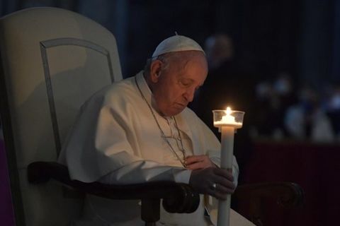«З Воскреслим жодна ніч не є нескінченною». Великодня проповідь Папи Франциска