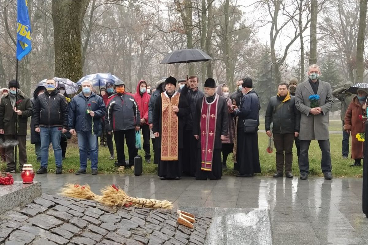У Харкові вшанували пам’ять жертв Голодоморів в Україні