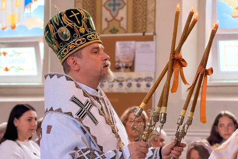 Митрополит Теодор Мартинюк освятив престіл, ікони та інші літургійні речі для храму Пресвятої Трійці с. Скоморохи
