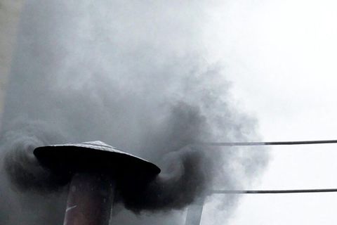 Другий чорний дим над Сикстинською каплицею