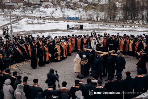 «Надія провадить нас»: у Старуні відбулася Архиєпархіальна Хресна дорога