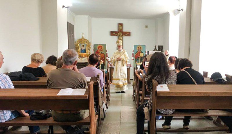 Владика Борис Ґудзяк під час зустрічі з парафіянами Свято-Дмитрівської парафії Харкова. Джерело фото: надано пресслужбою