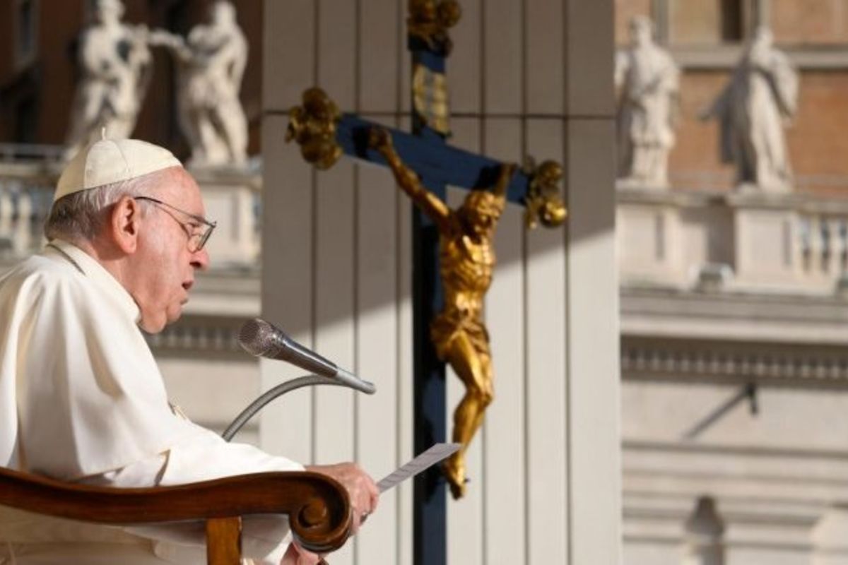 Папа Франциск: повертаймося думками до України та молімося за неї