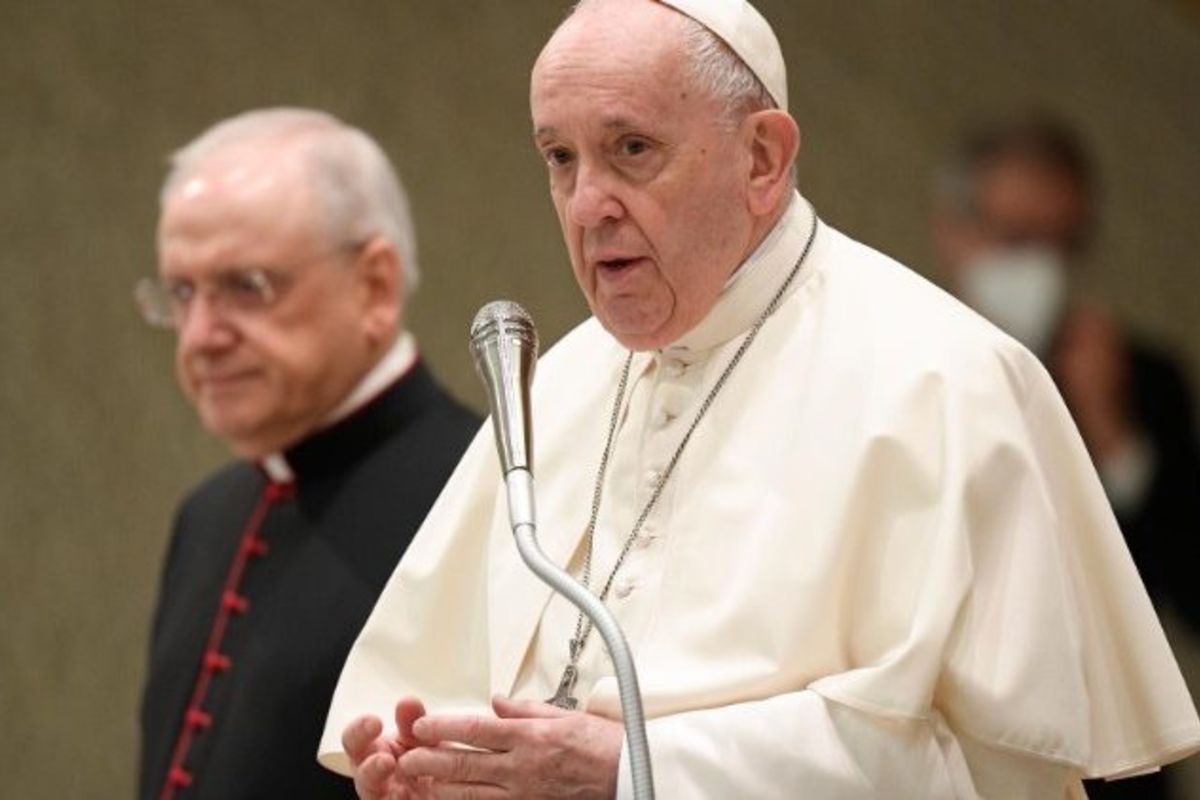 Папа Франциск разом з паломниками помолився за мир в Україні