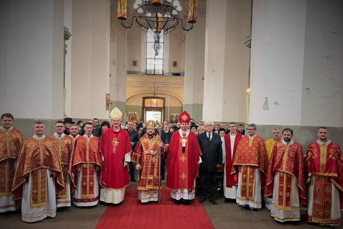 У Вільнюсі (Литва) відзначили 30-ліття відновлення парафії Пресвятої Трійці за участі владики Степана Суса