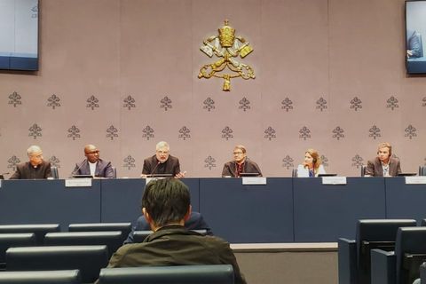 Нові відповіді на нові запитання: у Ватикані підвели підсумки зустрічі про «Amoris laetitia»