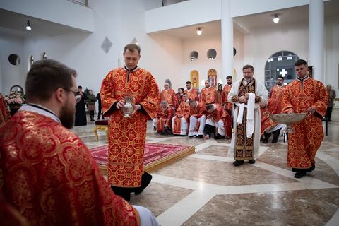«Служіння тим, у кому плаче Господь, — джерело щастя і радості священника», — Глава УГКЦ у Великий четвер