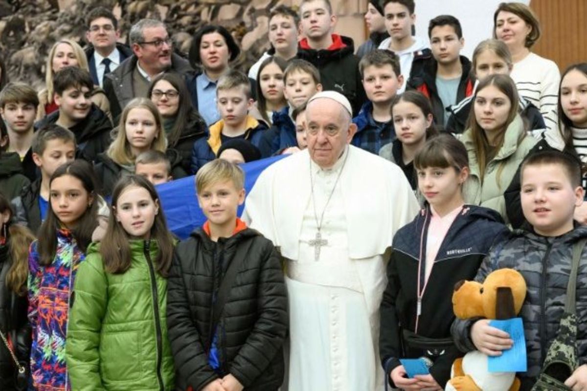 Повернути усмішку. Діти з України на зустрічі з Папою Франциском