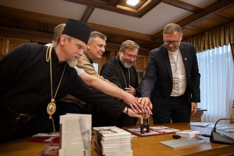 У Зарваниці відбулося погашення спеціальної поштової марки до 160-річниці Дня народження Андрея Шептицького