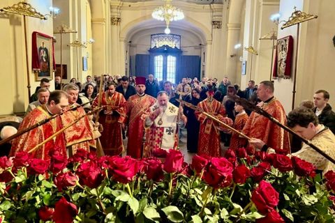 Митрополит Ігор Возьняк: «Прославляймо хрест Христовий не лише устами, але й глибоко від серця»