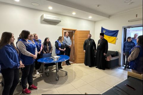 Владика Михайло Бубній відвідав осередок «Карітасу-Миколаїв», де підтримав місцевих волонтерів