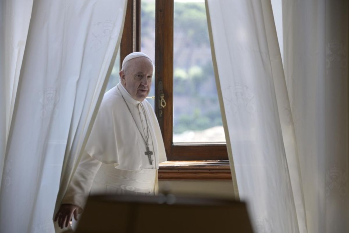 Папа Франциск подарував Україні два апарати штучного дихання