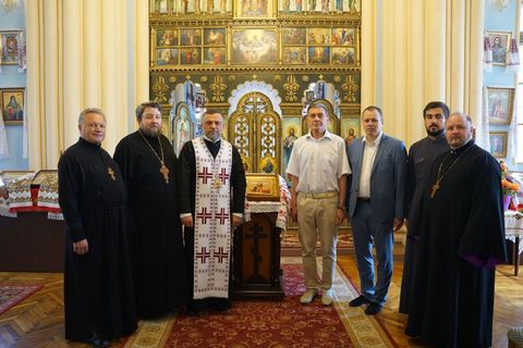 До каплиці при Чернівецькому університеті передали мощі мученика Партенія