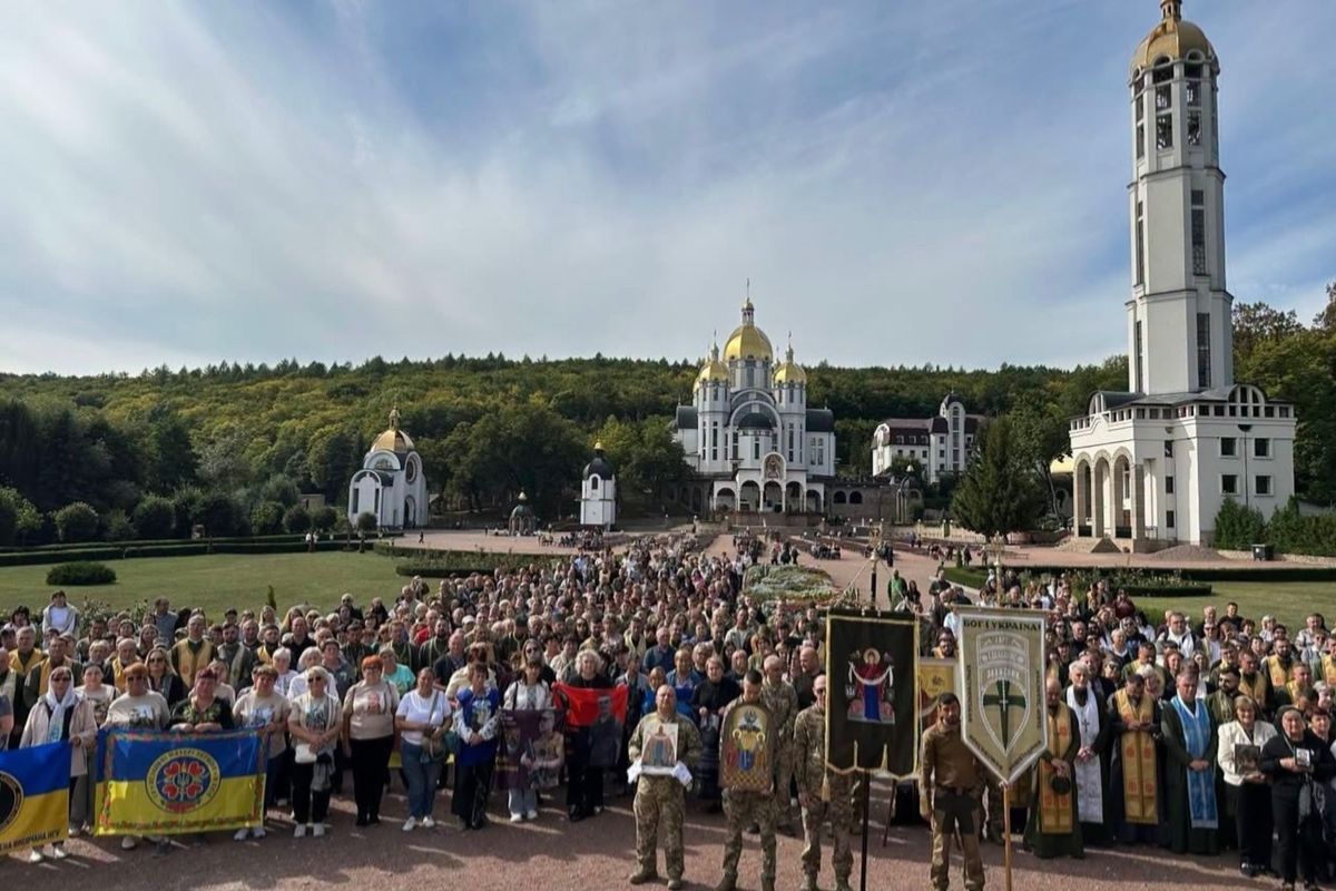 У Зарваниці відбулося Всеукраїнське військове паломництво