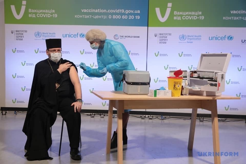 Блаженніший Святослав Шевчук під час вакцинації 