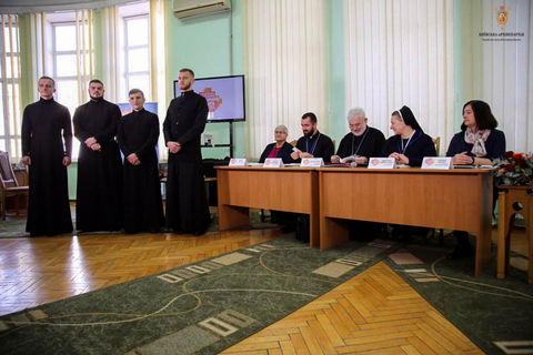 У межах тижня Патріарха Любомира Гузара у Вінниці відбувся круглий стіл: «Бути Людиною»