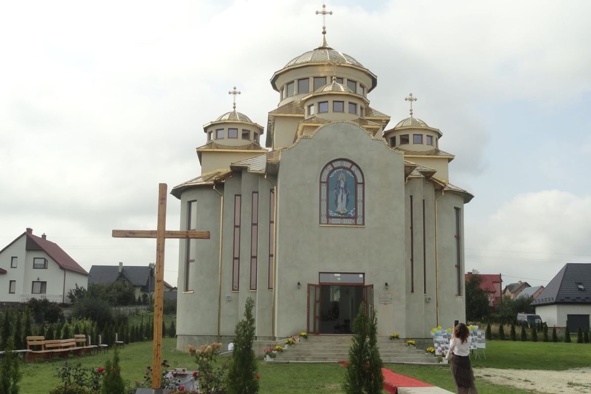 Єпископ Ярослав Приріз посвятив храм Різдва Пресвятої Богородиці у м. Мостиська