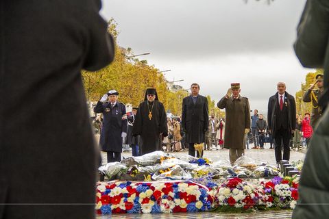 «Молимось за жертви, дякуємо за визнання, виборюємо перемогу», — під таким гаслом в Парижі відзначили 90-ті роковими Голодомору
