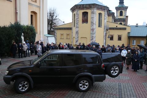 У Перемишлі придбали та освятили черговий автомобіль для потреб Збройних сил України
